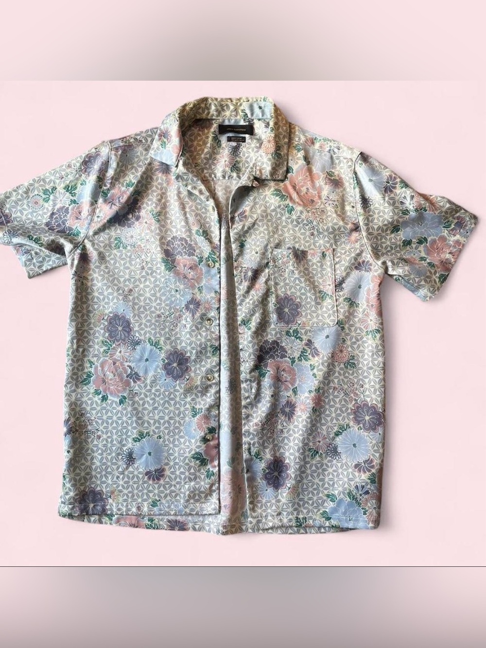 Urban Outfitters Pastel Floral Button Up Summer Vacation Shirt Men’s Small